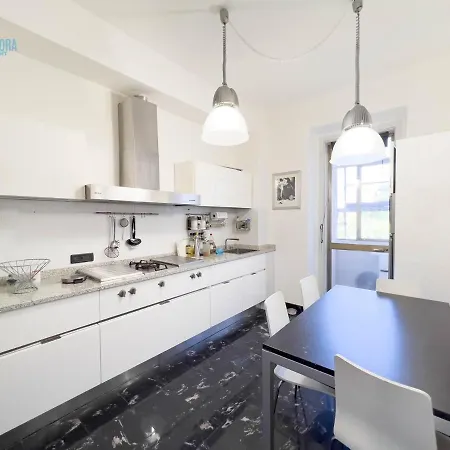 Appartement Reni 8 Tirabora Short Rent *